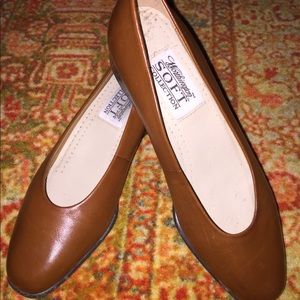 Brown/Saddle Low Heel Leather Dress Shoe